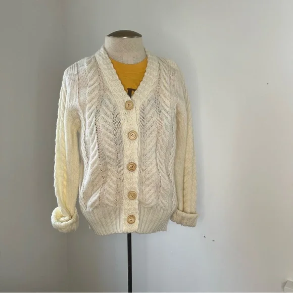 Vintage Fantastik Cream Cable Knit Cardigan with Wooden Buttons - Picture 3 of 15